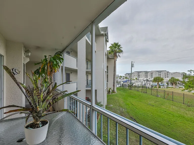5567 Sea Forest Dr #122 — Photo 22
