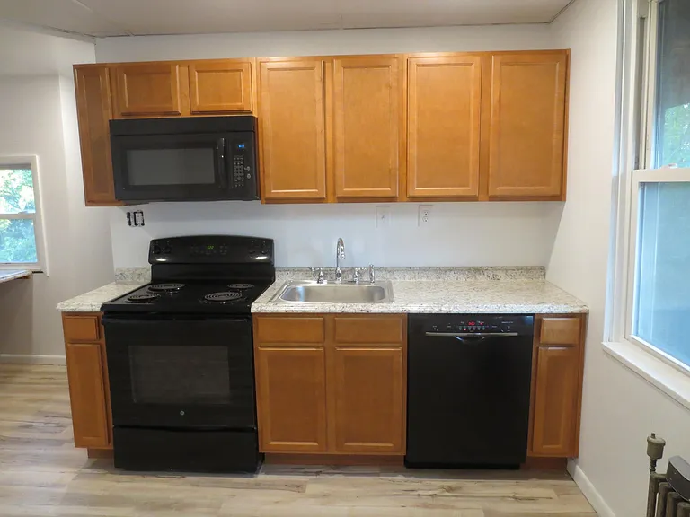 2421 Beechwood Blvd #C — Photo 16