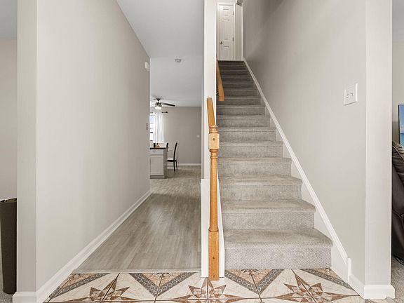5th image of 219 Beaumont Dr