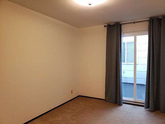 5th image of 731 19th Ave APT 1