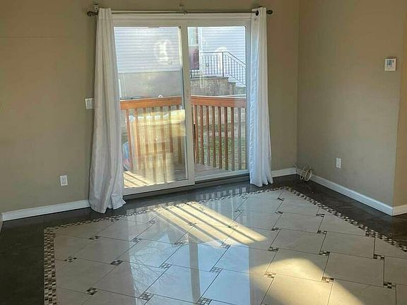 5th image of 28 Cabot Pl Floor 2