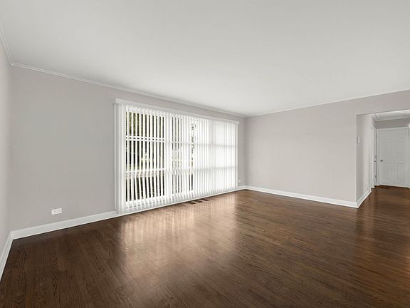3rd image of 1716 W Olive St