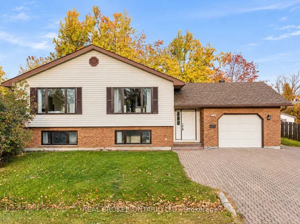 2 Leach St, Orillia, ON L3V 5N7