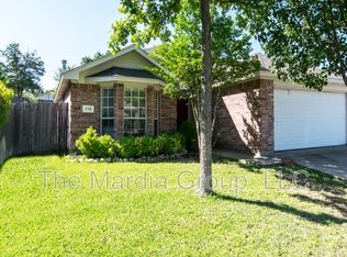 118 Drake Ln, Garland, TX 75043