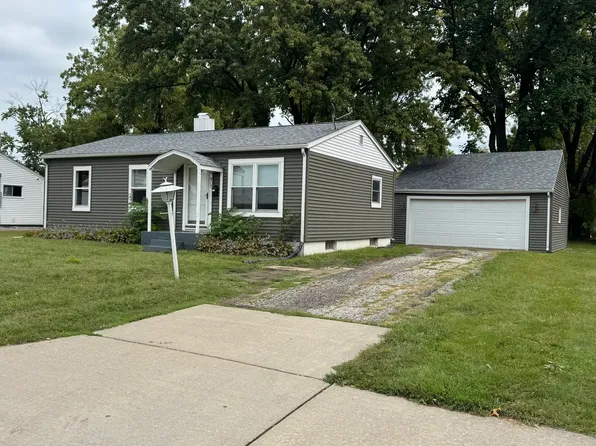 915 28th St, Bettendorf, IA 52722