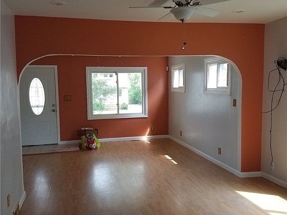 2nd image of 8812 Vineyard Ave
