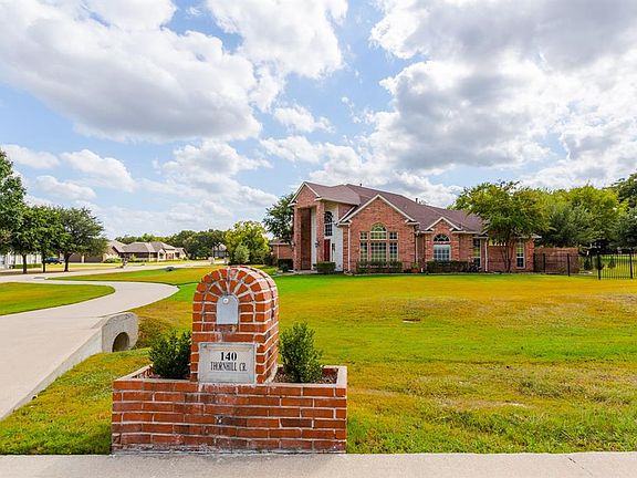 4th image of 140 Thornhill Cir