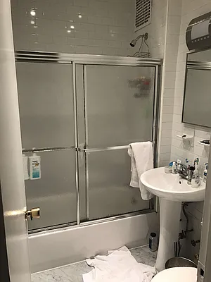 Rented by Salon Realty Corp | media 26