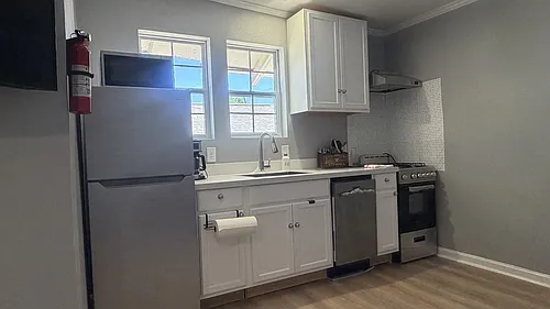 1633 Washington Ave #D Photo 1