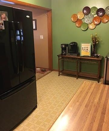5th image of 100 E Sedgwick Pl