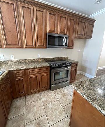 5th image of 208 Amber Trace Ct