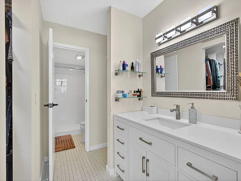 336 Golfview Rd #905 — Photo 22