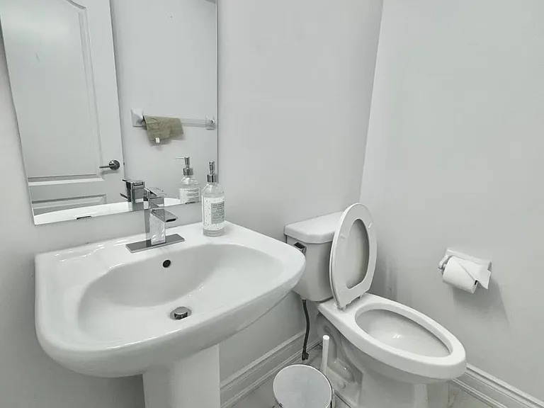 43 Madelaine Dr #4 — Photo 10