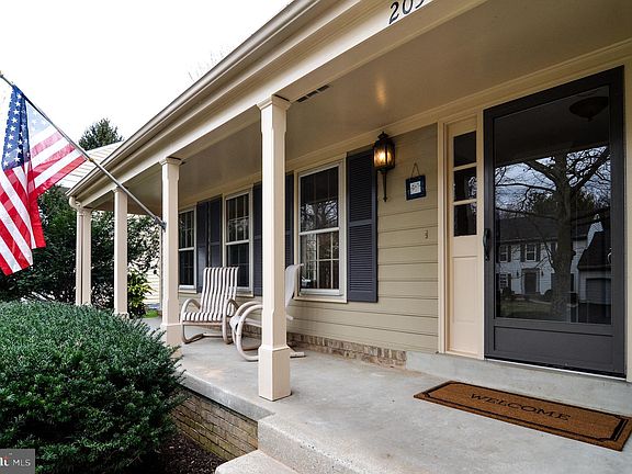 3rd image of 20505 Dubois Ct