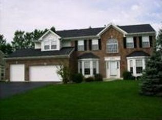 3000 Haven Ln, Lindenhurst, IL 60046