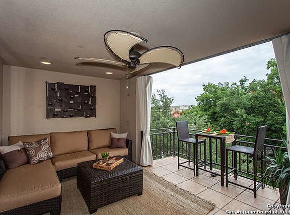 5th image of 701 N Saint Marys St #00