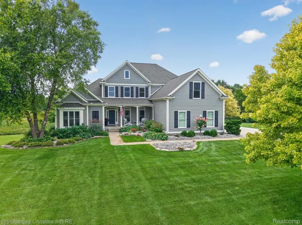 3925 Taylor Ln, Saline, MI 48176