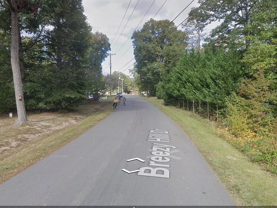 1st image of 35 Breezy Hill Dr