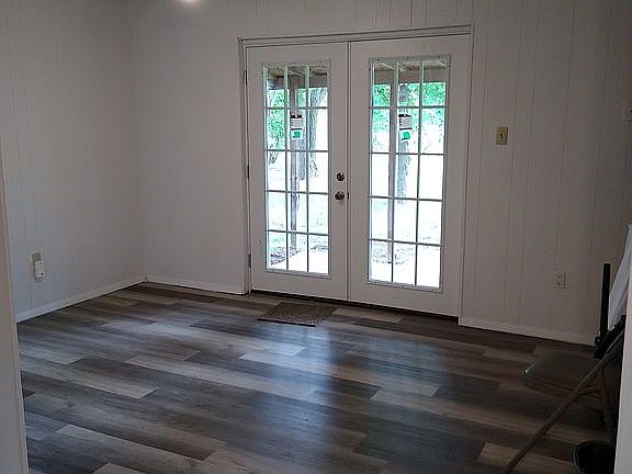 2nd image of 503 Brazos Dr