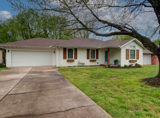 2251 S Kimbrough Avenue, Springfield, MO 65807