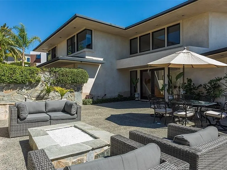 1326 Skyline Dr — Photo 6