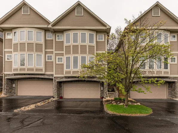 215 Old Creek Dr, Saline, MI 48176
