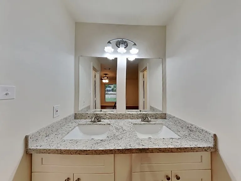 10507 Mills Walk Dr — Photo 5