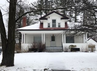 11 North St, Dixfield, ME 04224
