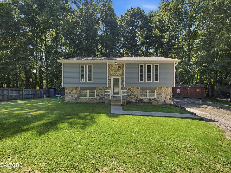 1st image of 713 Petit Ln