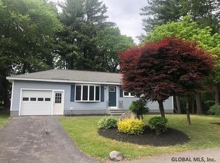 16 Susan Ln, Albany, NY 12205