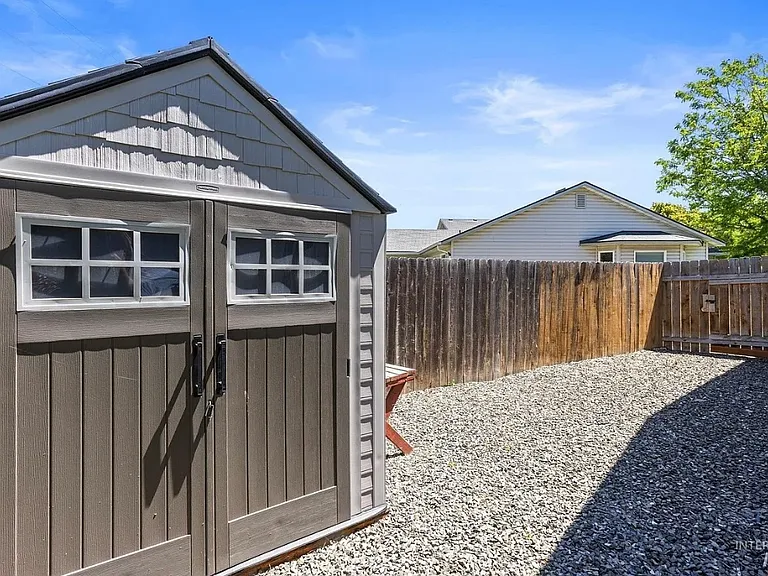 3907 N Abbott St — Photo 19