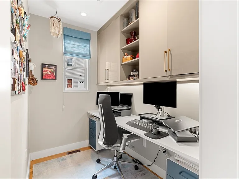 178 Thornton St #1 — Photo 8