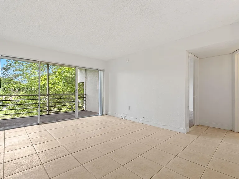 4215 N University Dr #305 — Photo 10