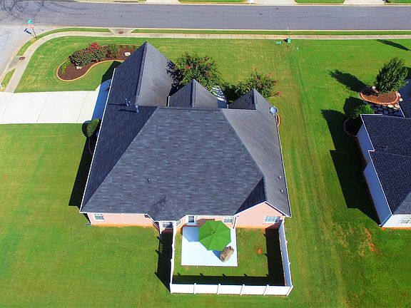 3rd image of 101 Glenmore Ln