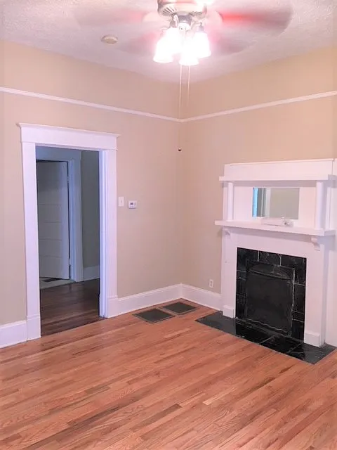 1080 Curran St. - 1 — Photo 2