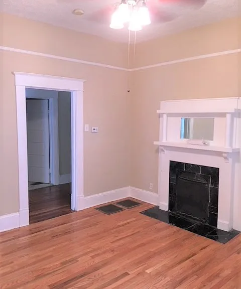 1080 Curran St NW — Photo 2