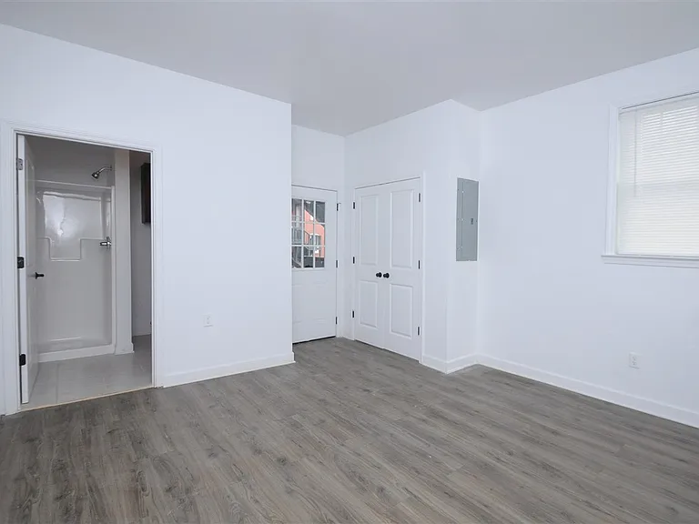 528 E Parkway Ave #9 — Photo 4