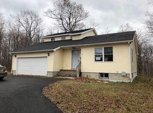 1321 Rand Hill Rd, Morrisonville, NY 12962