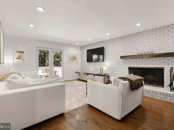 9812 Hill St, Kensington, MD 20895