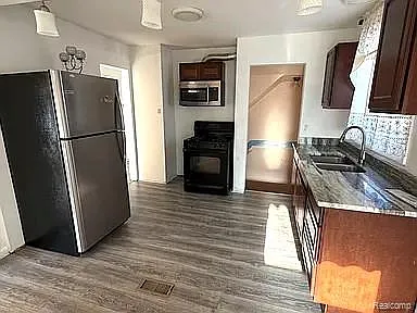3 bed, 1065 sqft, $1,400 — Photo 3