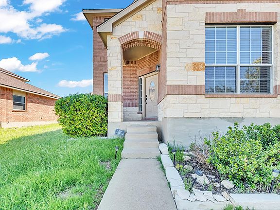 2nd image of 2607 Fala Dr