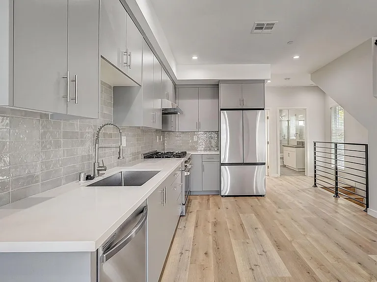 834 N June St #834 — Photo 5
