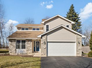 190 West Trl, Grayslake, IL 60030