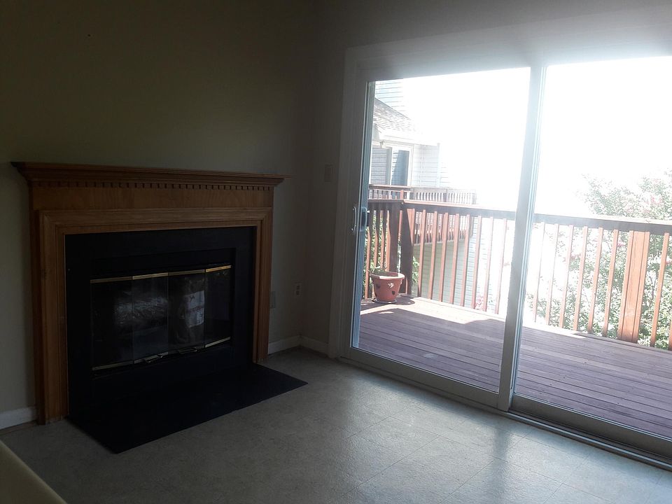 2nd image of 18200 Windsor Hill Dr