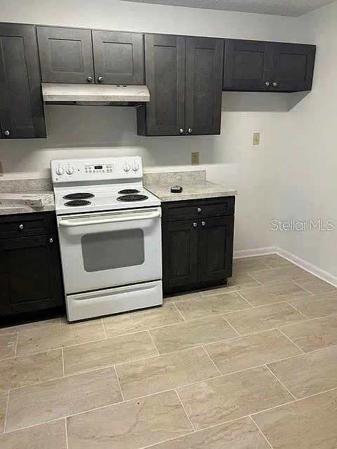 2 bed, 1.0 bath, 800 sqft, $925 — Photo 2