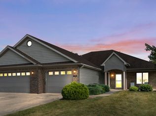938 W Caroline Ct, Churubusco, IN 46723