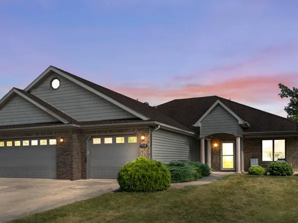 938 W Caroline Ct, Churubusco, IN 46723