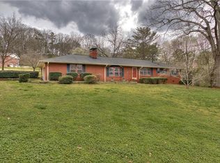 13 Crestwood Rd, Cartersville, GA 30121