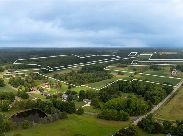 3021 Hartville Rd, Rootstown, OH 44272