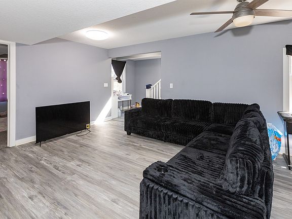 4th image of 2406 Woodland Ave